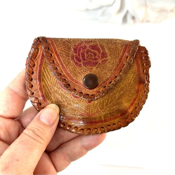 Vintage Hand Tooled Leather Coin Purse Snap Closure Floral Design Front And Back - Picture 5 of 9